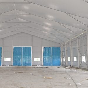 Skladiščni šotor z panel stenami in vrati, 15m dolžine x 10m širine x 4m višina stranskih sten.